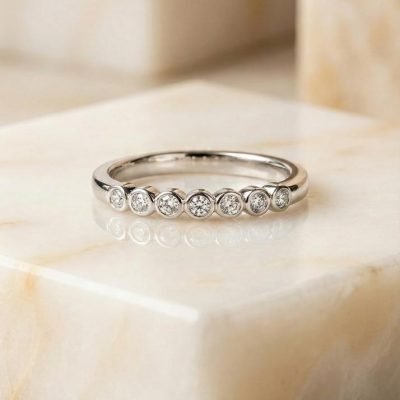 Anillo medio cintillo en botón 2